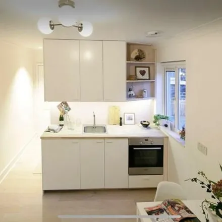 Rent this studio apartment on 28 Yerbury Road in London, N19 4RJ