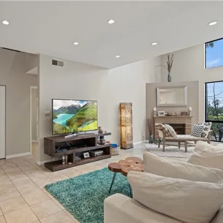 Image 4 - Moorpark Street, Los Angeles, CA 13359, USA - Condo for sale