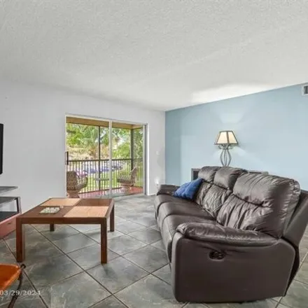 Image 3 - 2981 North Oakland Forest Drive, Broward County, FL 33309, USA - Condo for sale