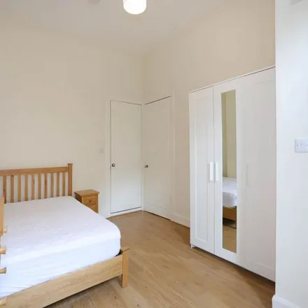 Rent this 2 bed apartment on 2 Broughton Road in City of Edinburgh, EH7 4EB