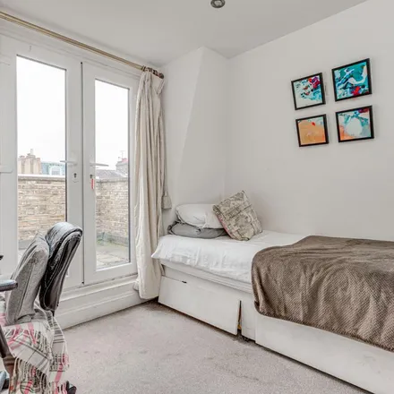 Image 2 - Marney Road, London, SW11 5EP, United Kingdom - Apartment for rent