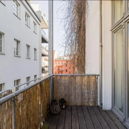 Image 4 - Ho Vang, Rosa-Luxemburg-Straße 17, 10178 Berlin, Germany - Apartment for rent