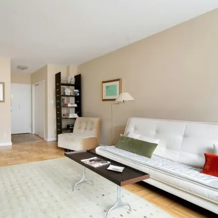 Image 3 - 431 East 53rd Street, New York, NY 10022, USA - Apartment for sale