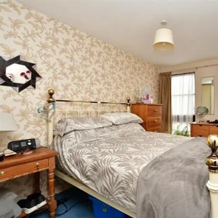 Image 3 - The Hollies, Gravesend, DA12 5EP, United Kingdom - Apartment for sale