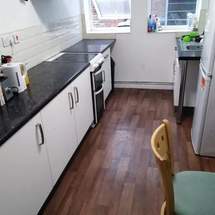Rent this 4 bed apartment on Rutland and Derby in Millstone Lane, Leicester