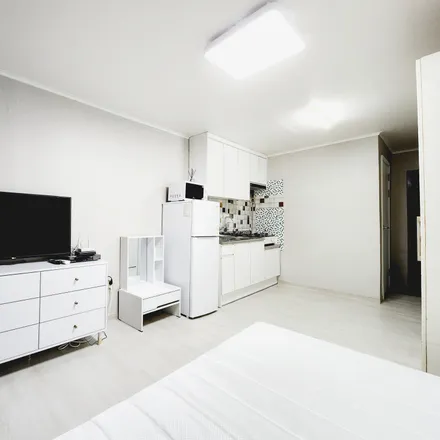 Rent this 1 bed apartment on 722-5 Banpo-dong in Seocho-gu, Seoul