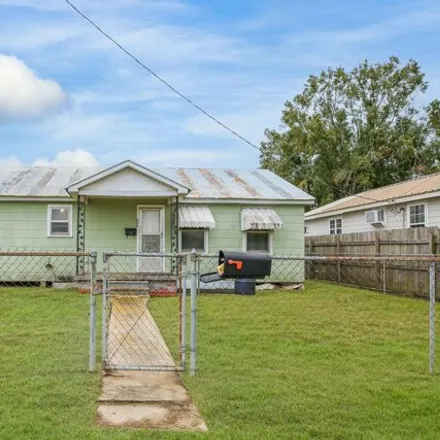 Buy this 2 bed house on 1122 Alvin Street in New Iberia, LA 70560
