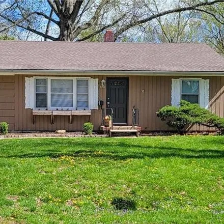 Buy this 2 bed house on 8871 Richard Drive in Raytown, MO 64133