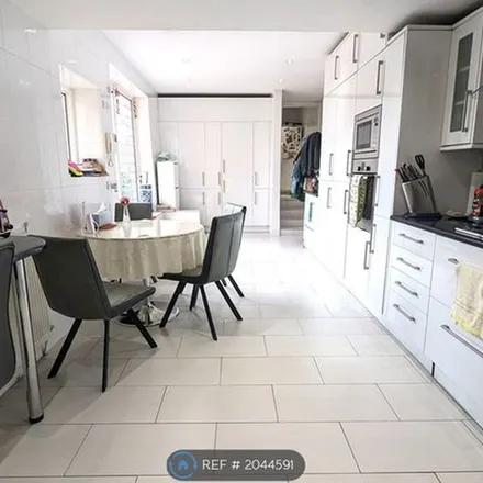 Image 9 - Clamp Hill, London, HA7 3JP, United Kingdom - Apartment for rent