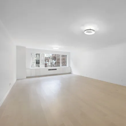 Rent this 3 bed apartment on Park Ave East 80th St