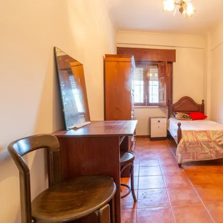 Rent this 4 bed room on Escola Básica 1 António Nobre in Rua António Nobre, 1500-409 Lisbon