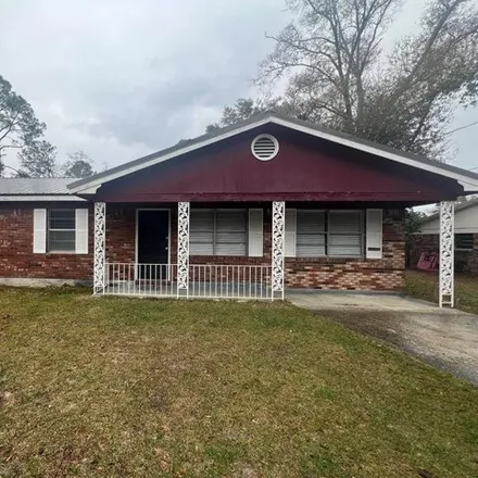 Rent this 3 bed house on 125 Lynton Road in Jesup, GA 31546