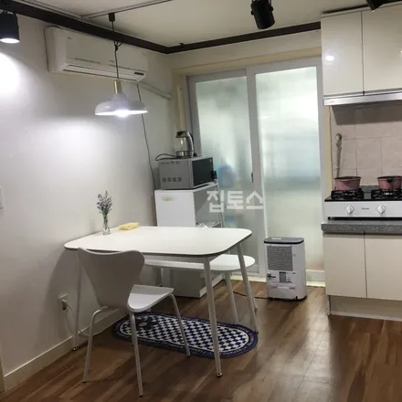Rent this 2 bed apartment on 서울특별시 강남구 역삼동 685-8