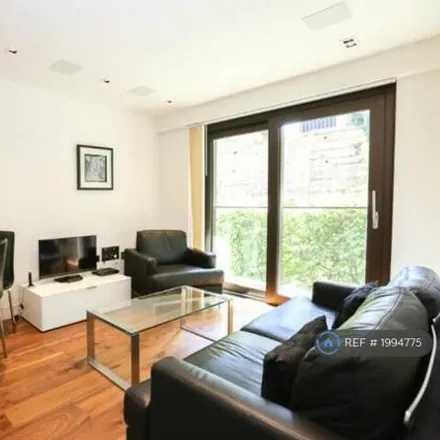 Image 3 - Roman House, Fore Street, Barbican, London, EC2Y 5DB, United Kingdom - Apartment for rent