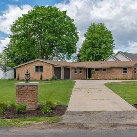 Buy this 3 bed house on 28945 Oak Grove Drive in Elkhart County, IN 46514