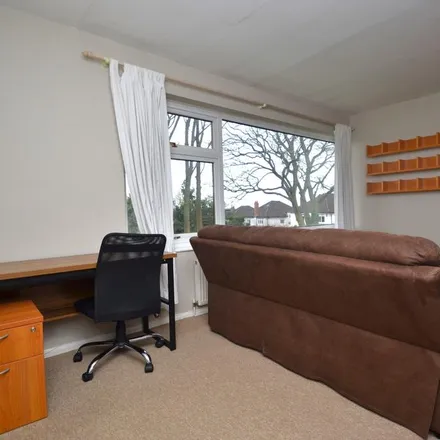 Image 4 - Moorland Close, Leeds, LS17 6JR, United Kingdom - Apartment for rent