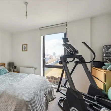 Image 7 - Sailors House, 16 Deauville Close, London, E14 0JT, United Kingdom - Apartment for sale