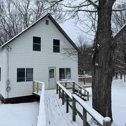 Image 3 - 199 Robert Street, Tobin Location, Crystal Falls Township, MI 49920, USA - House for sale