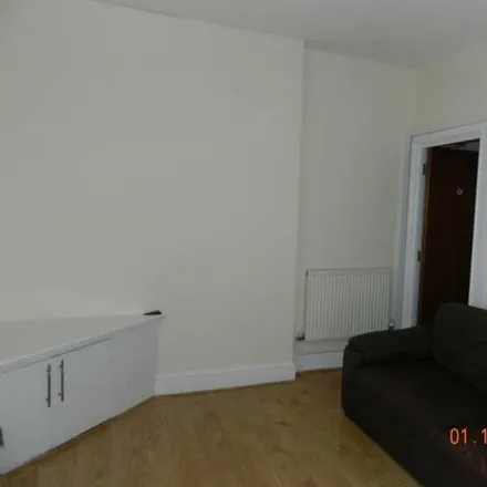 Image 2 - Glenroy Street, Cardiff, CF24 3JX, United Kingdom - Apartment for rent