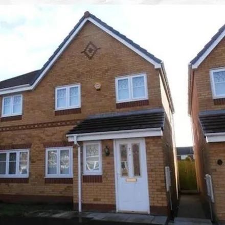 Rent this 3 bed duplex on unnamed road in Knowsley, L33 2ED
