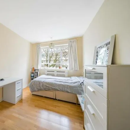 Buy this 2 bed apartment on Churchill Gardens Youth Club in Churchill Gardens Road, London