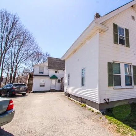 Buy this studio house on 163 Warren Street in Bangor, ME 04401