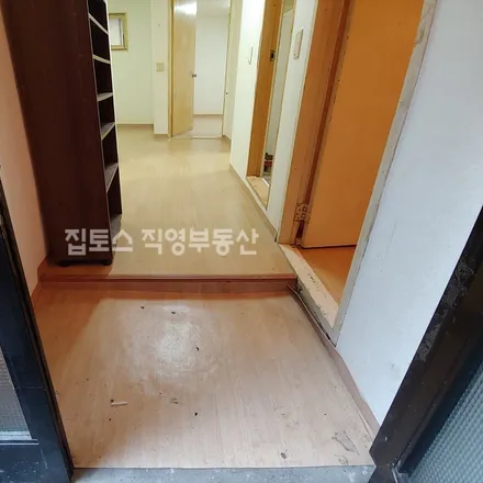 Rent this 3 bed apartment on 서울특별시 관악구 봉천동 1691-31