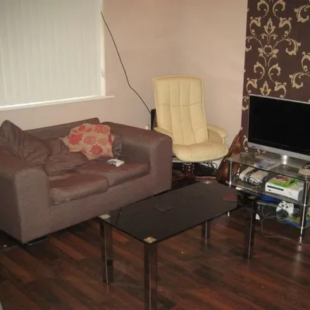 Rent this 3 bed duplex on Back Mayville Terrace in Leeds, LS6 1NB