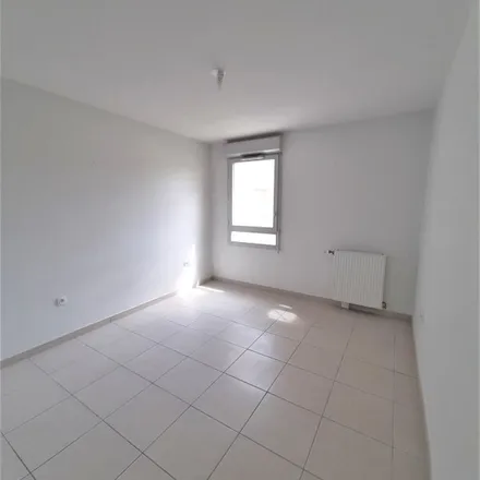 Rent this 3 bed apartment on La Grande Borde in Rue de l'Occitanie, 31750 Escalquens