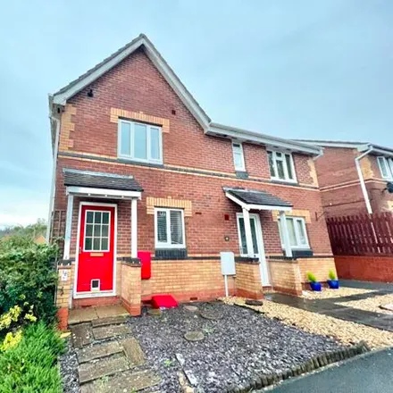 Rent this 2 bed duplex on Ragged Robbin Close in Telford, TF2 9UF