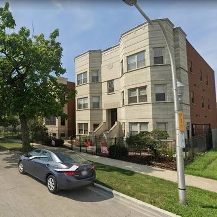 Buy this 3 bed condo on 4310 South Greenwood Avenue in Chicago, IL 60615