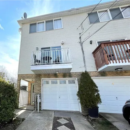 Buy this 3 bed house on 2 Acacia Avenue in New York, NY 10308