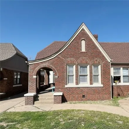 Rent this 2 bed house on 919 East Drive in Oklahoma City, OK 73105