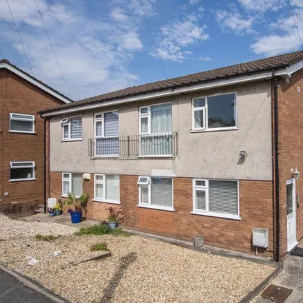 Rent this 2 bed apartment on Northcliffe Drive in Penarth, CF64 1DQ