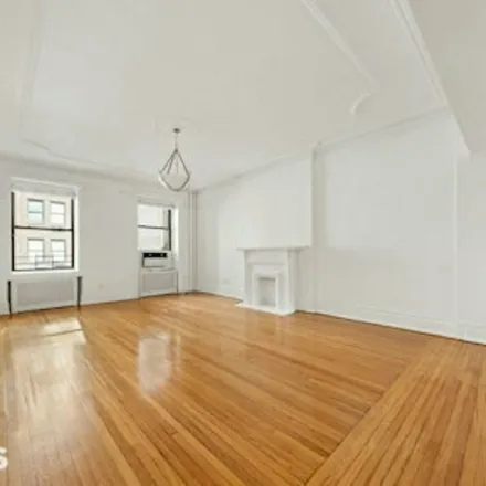 Rent this 3 bed townhouse on 109 East 38th Street in New York, NY 10016