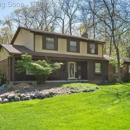 Image 2 - 4735 Hardwoods Drive, Orchard Lake Village, West Bloomfield Township, MI 48323, USA - House for sale