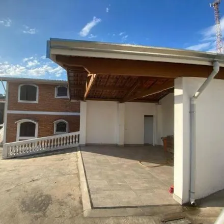 Buy this 6 bed house on Rua Favorino Rodrigues do Prado Filho in Águas de São Pedro, Região Geográfica Intermediária de Campinas - SP