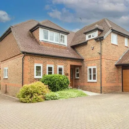 Buy this 5 bed house on Damask Close in Tring, Hertfordshire