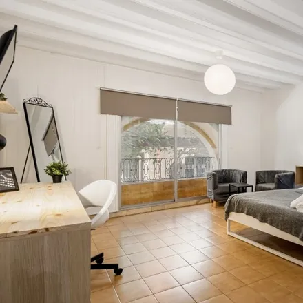Rent this 3 bed room on Casa de Rusia en Barcelona in Carrer Nou de Sant Francesc, 08001 Barcelona