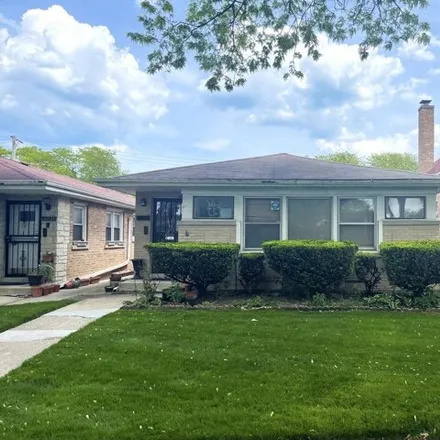 Buy this 3 bed house on 6029 North Campbell Avenue in Chicago, IL 60645