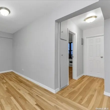 Image 7 - 1199 East 53rd Street, New York, NY 11234, USA - Apartment for sale