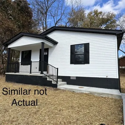 Buy this 2 bed house on 110 Griffin Avenue in Somerset, KY 42501