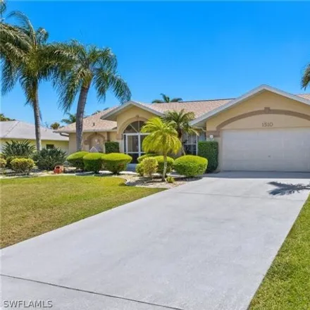 Image 2 - 1566 Northeast 2nd Street, Cape Coral, FL 33909, USA - House for sale