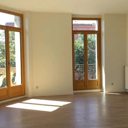 Rent this 3 bed apartment on 17 Avenue Léon Gambetta in 82000 Montauban, France