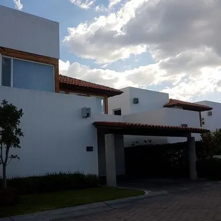 Rent this 3 bed house on Calle Loma Real in Las Lomas, 67262 Benito Juárez