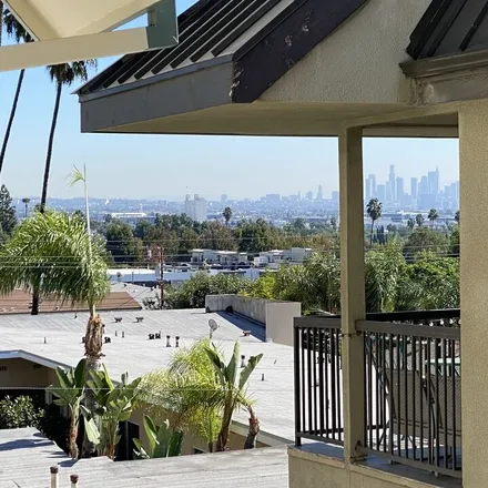 Image 8 - 1426 North Laurel Avenue, West Hollywood, CA 90046, USA - Townhouse for sale