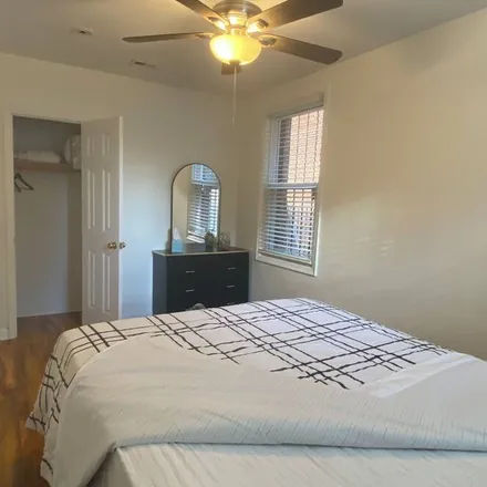 Rent this 2 bed apartment on Washington
