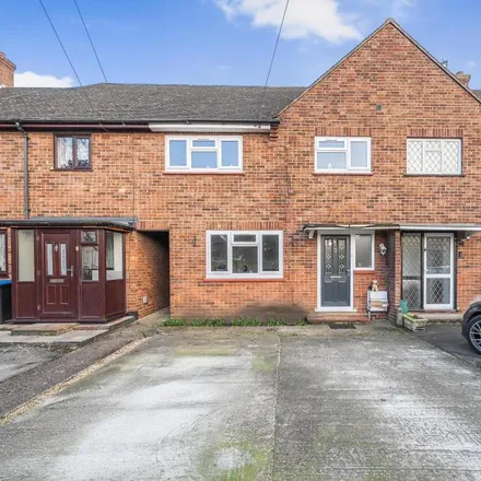 Rent this 5 bed duplex on 7 Huntingfield Way in Pooley Green, TW20 8DU