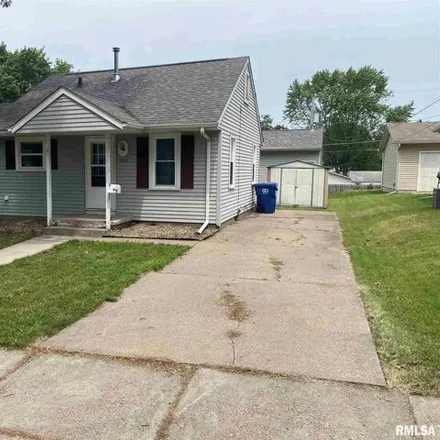 Rent this 2 bed house on 1619 Florence Lane in Davenport, IA 52804