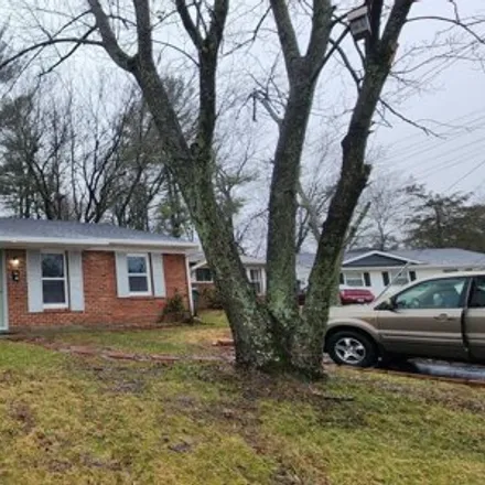 Image 1 - 9806 Chambers Circle, Jeffersontown, KY 40299, USA - House for rent